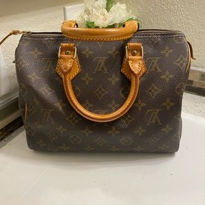 Authentic Louis Vuitton Speedy 25